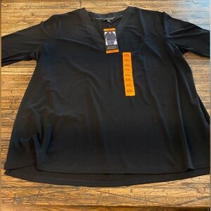 NWT. Banana Republic Ladies 3/4 Sleeve Top. Size XXL.